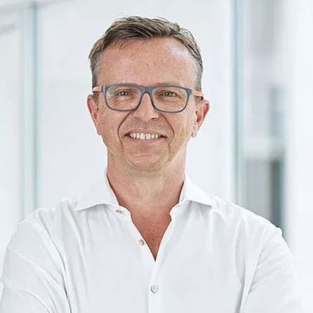 Prof. Dr. Robert Hube Prof. Dr. Robert Hube