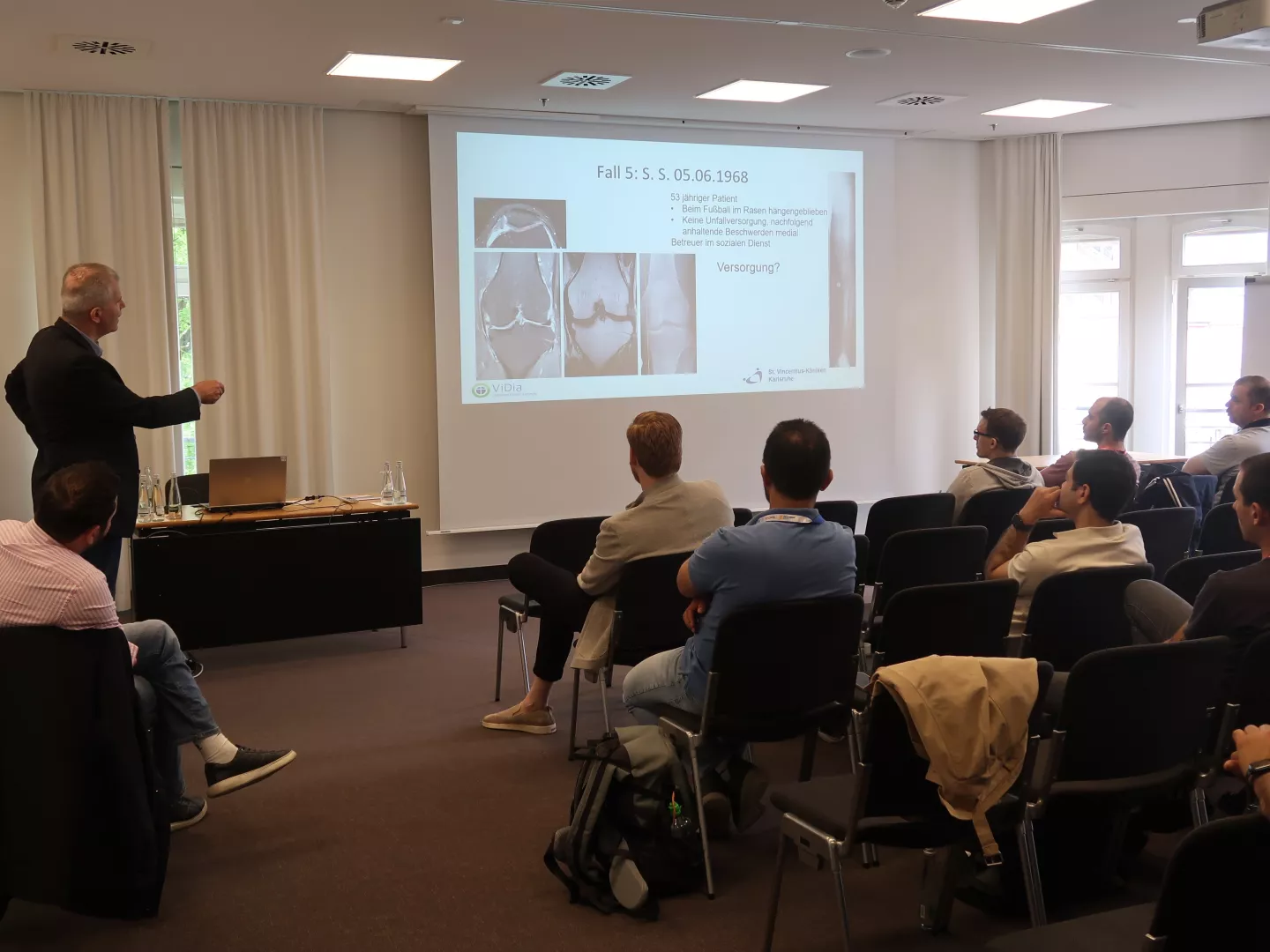 Falldiskussion Knie mit PD Dr. Kirschner